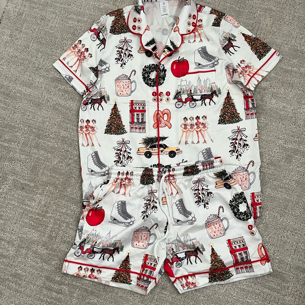 NWOT silk Festive New York Pajamas with Red Accents